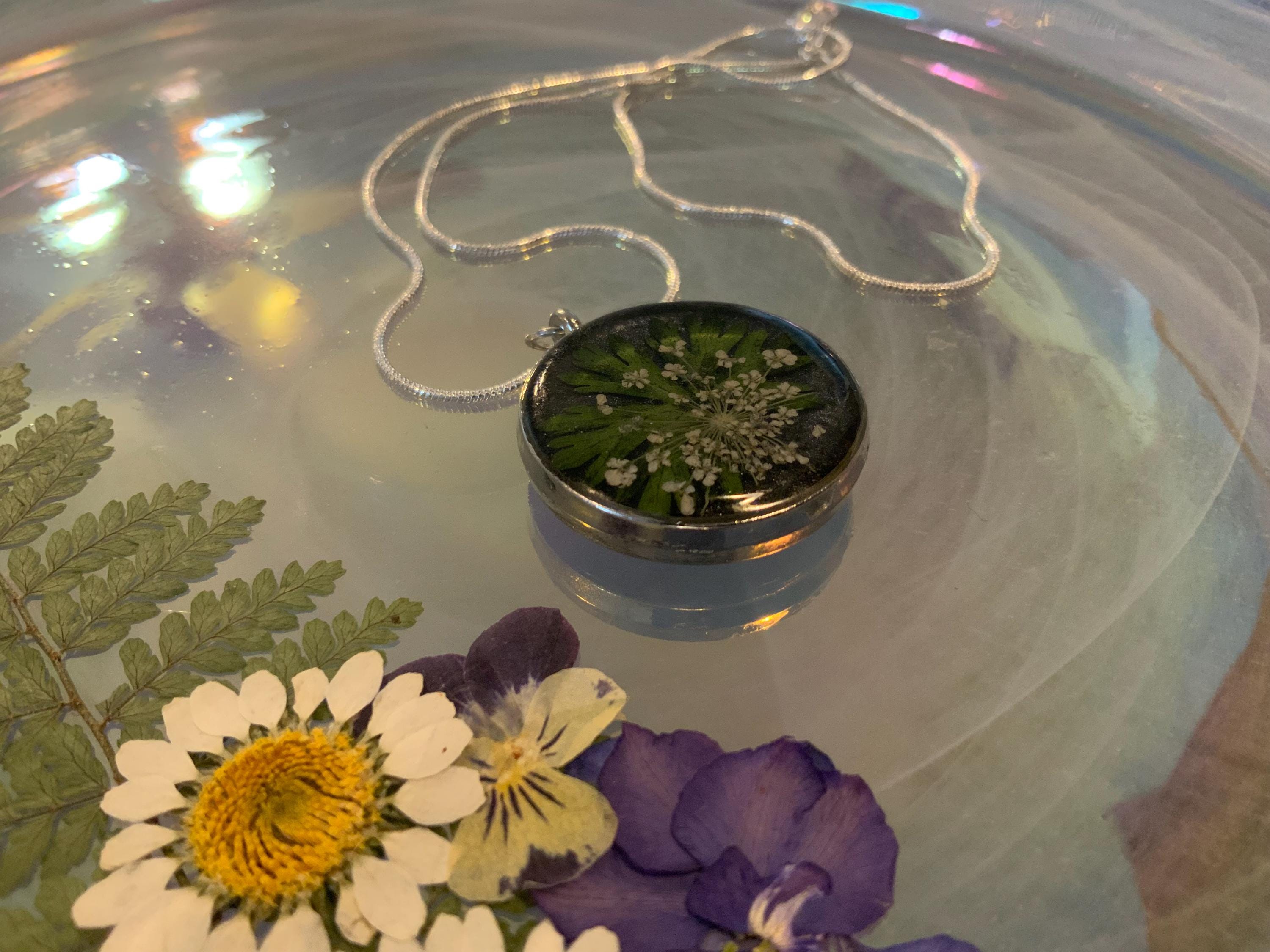 Queen Ann’s Lace Round Pendant
