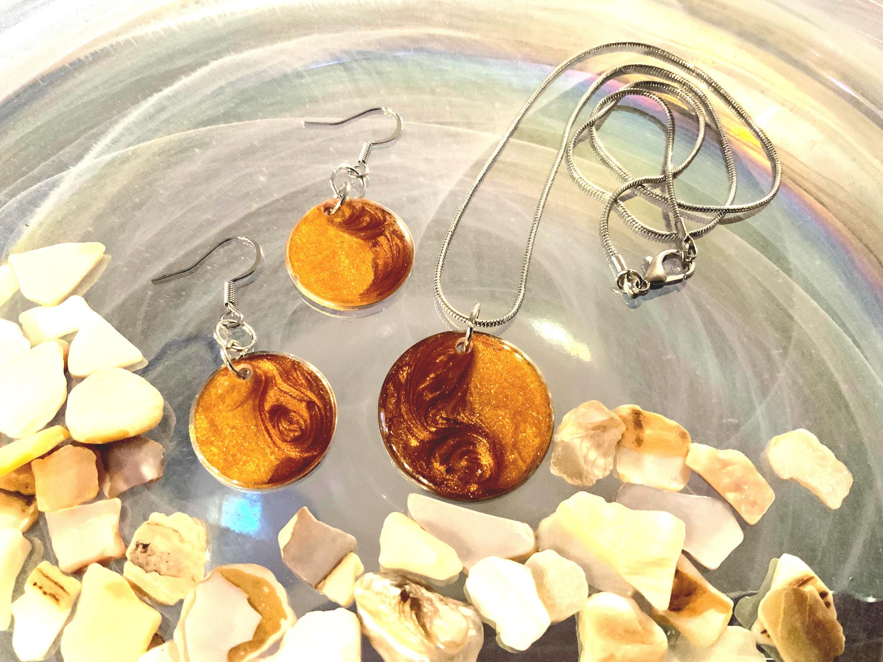 Golden Brown Swirl Round Silver Pendant Earring Set