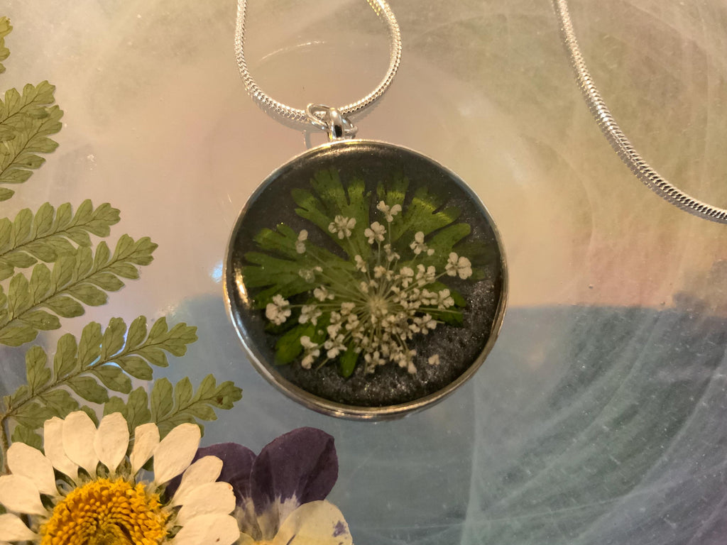 Queen Ann’s Lace Round Pendant