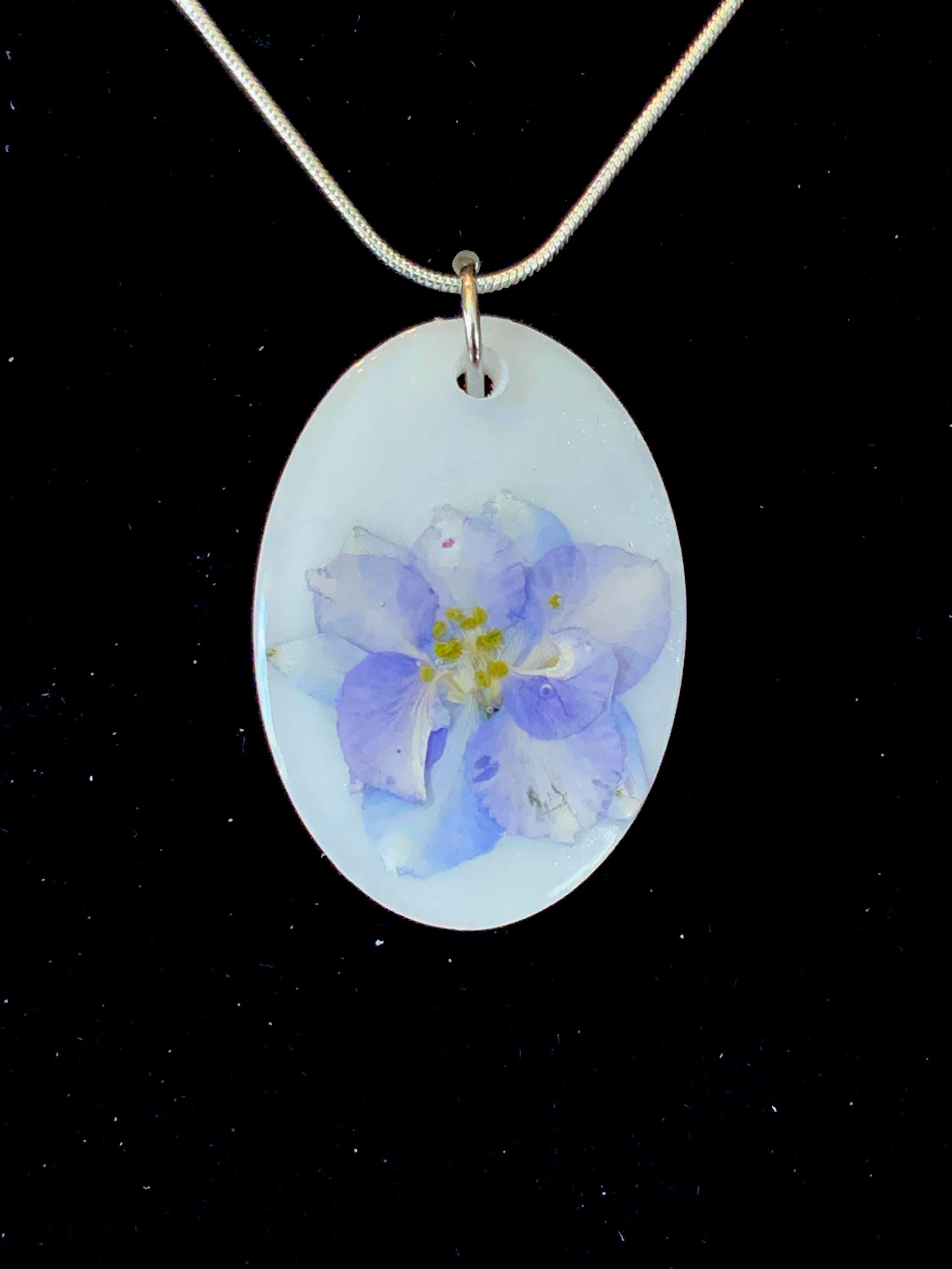 White Iris Oval Pendant Necklace – Pressed Flower Resin Jewelry