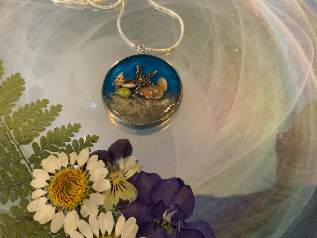 Starfish Beach Round Pendant