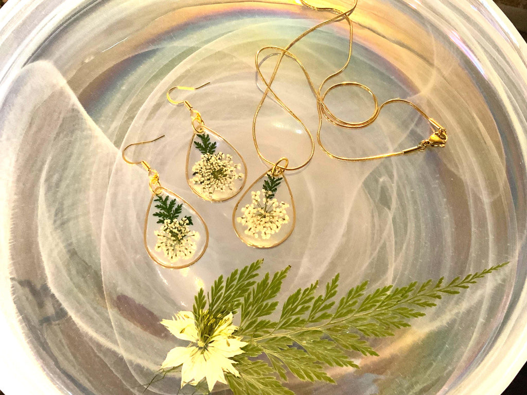 Queen Ann’s Lace Tear drop Necklace and Earrings
