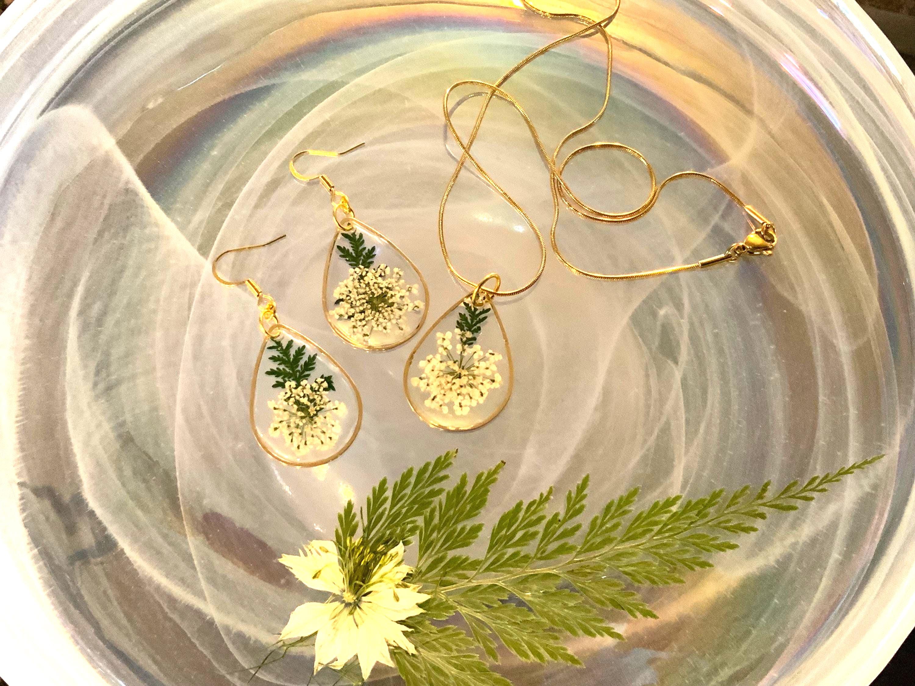 Queen Ann’s Lace Tear drop Necklace and Earrings