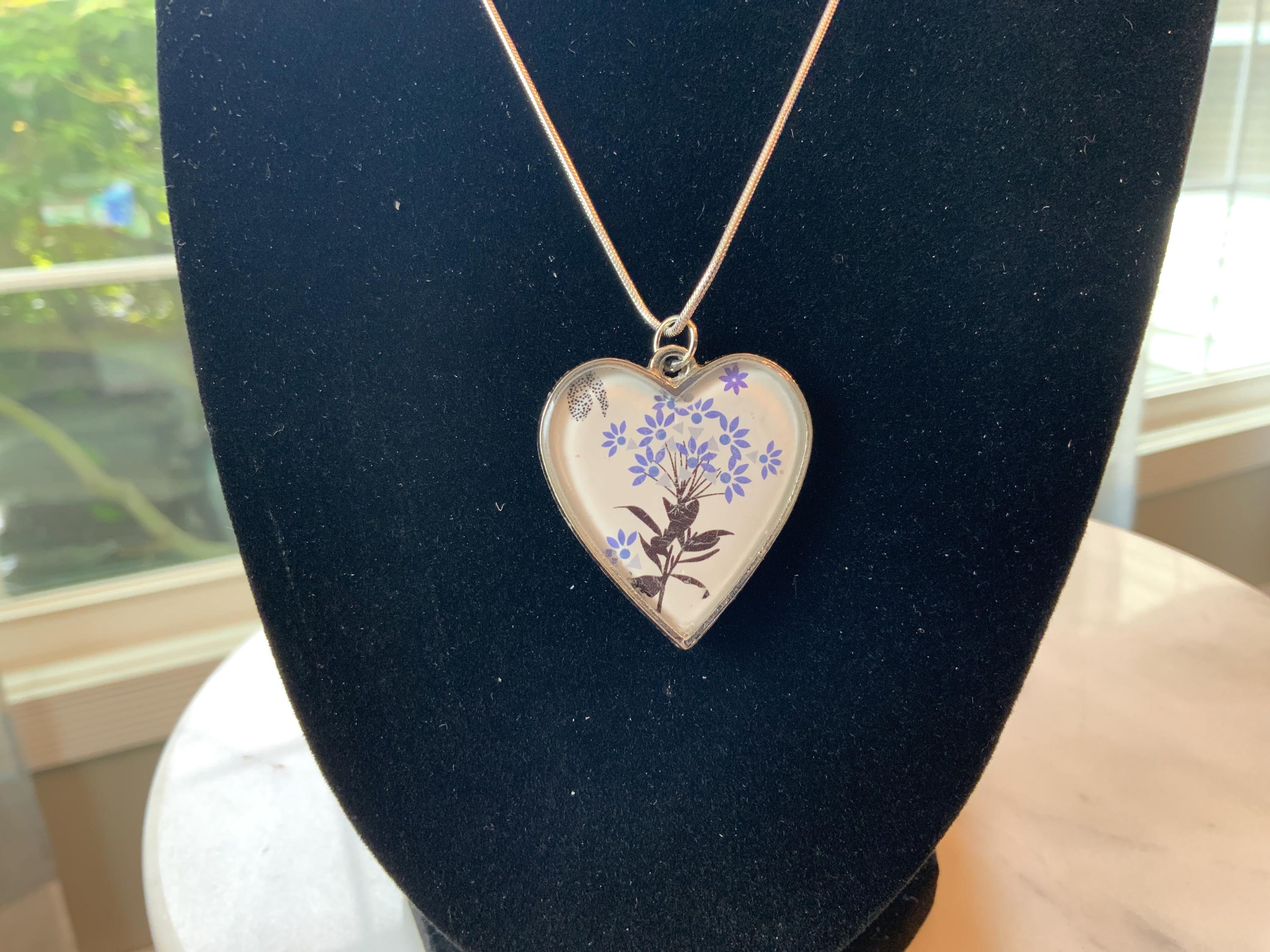 Handmade Resin Heart Necklace – Pressed Flower & Leaf Design
