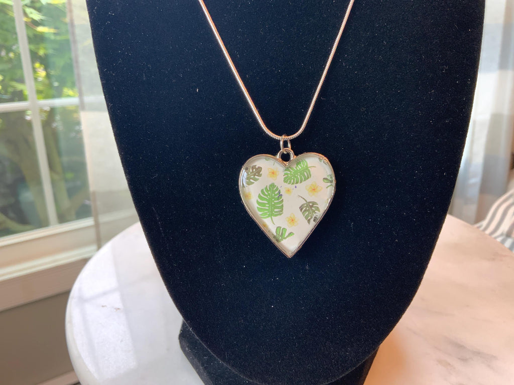 Handmade Resin Heart Necklace – Pressed Flower & Leaf Design