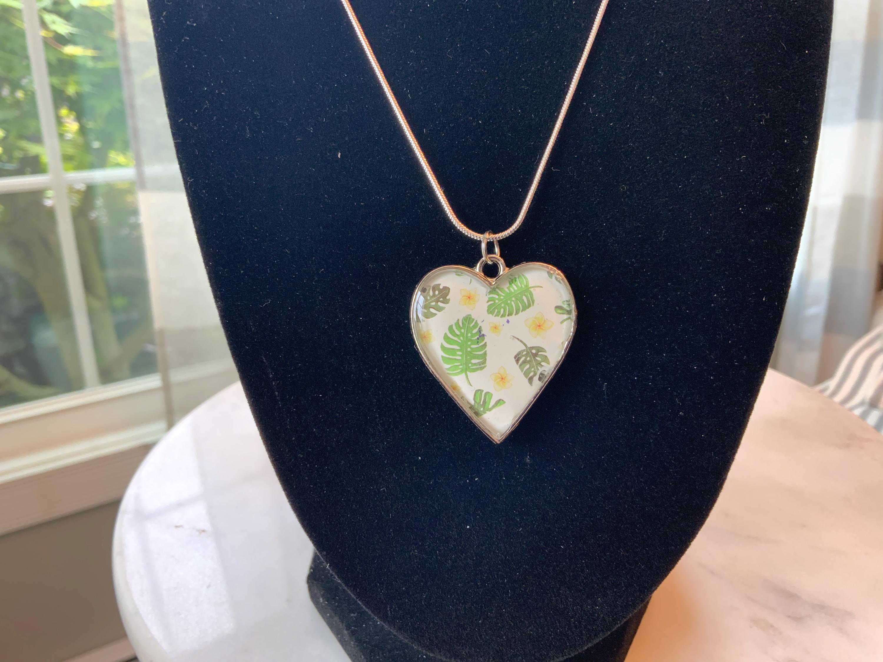 Handmade Resin Heart Necklace – Pressed Flower & Leaf Design