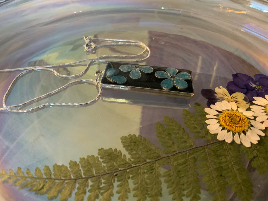 Blue Bar Daisy Pendant