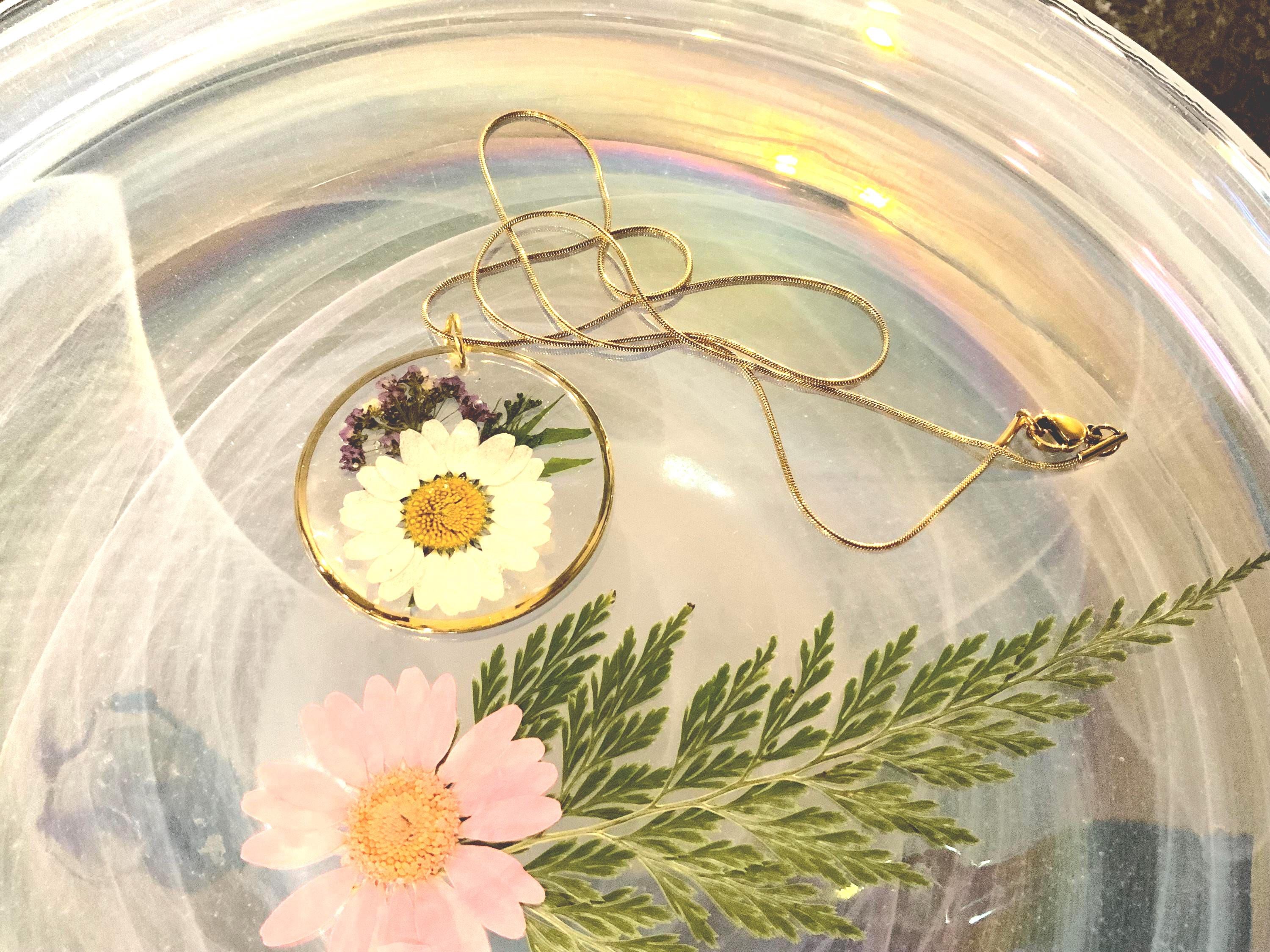 Daisy Round Pendant with purple accent flower