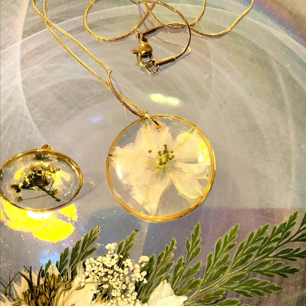 Sweet Begonia and Queens Ann’s Lace Pendant and earring set