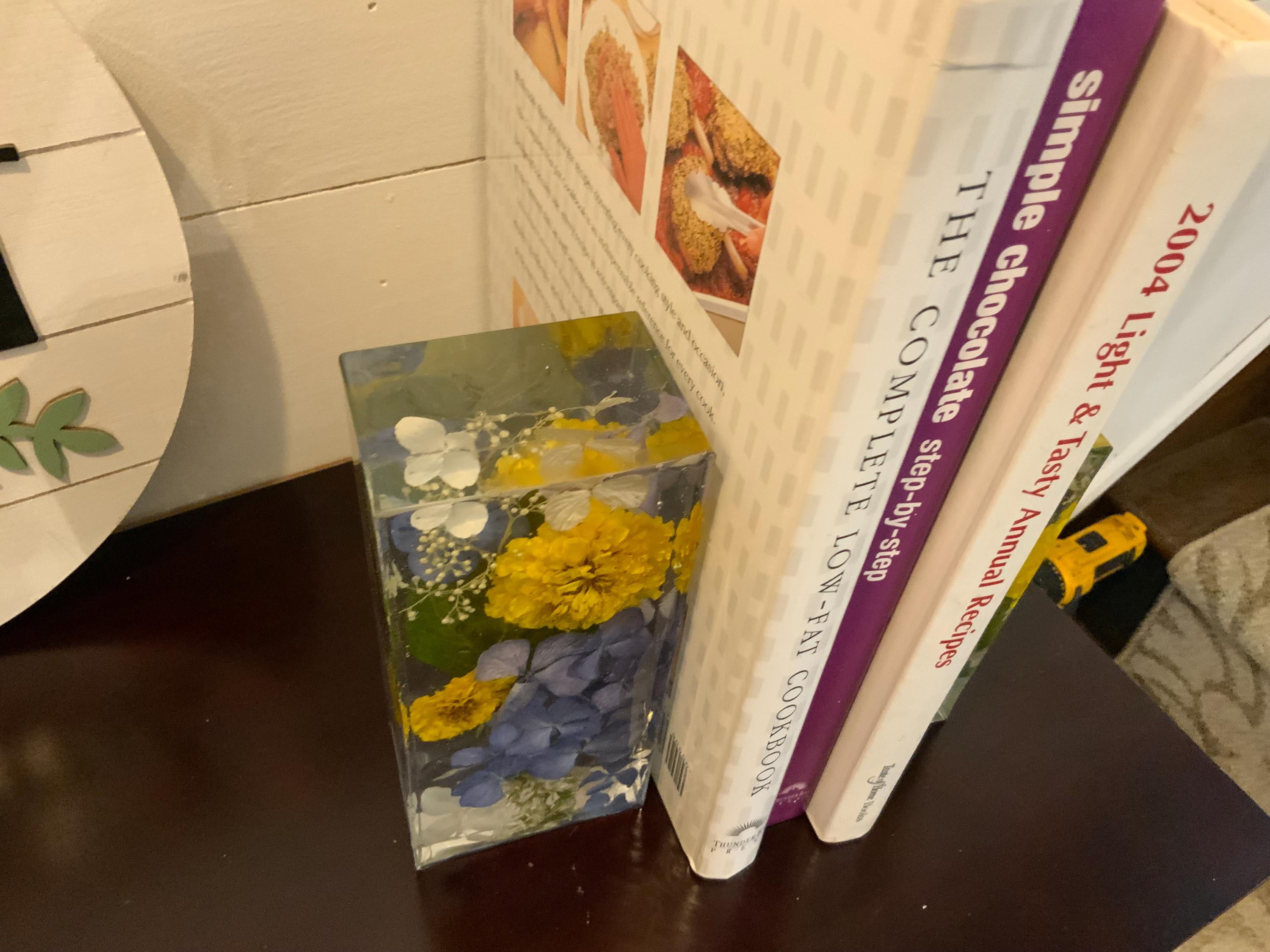 Floral Bookends: Decorative Library, Kitchen, Office Decor