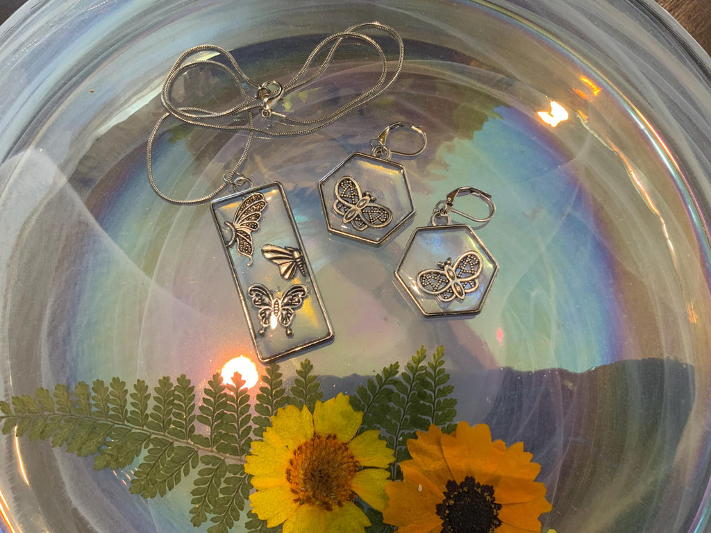 Butterfly Garden Jewelry Set: Stainless Steel Necklace & Earrings