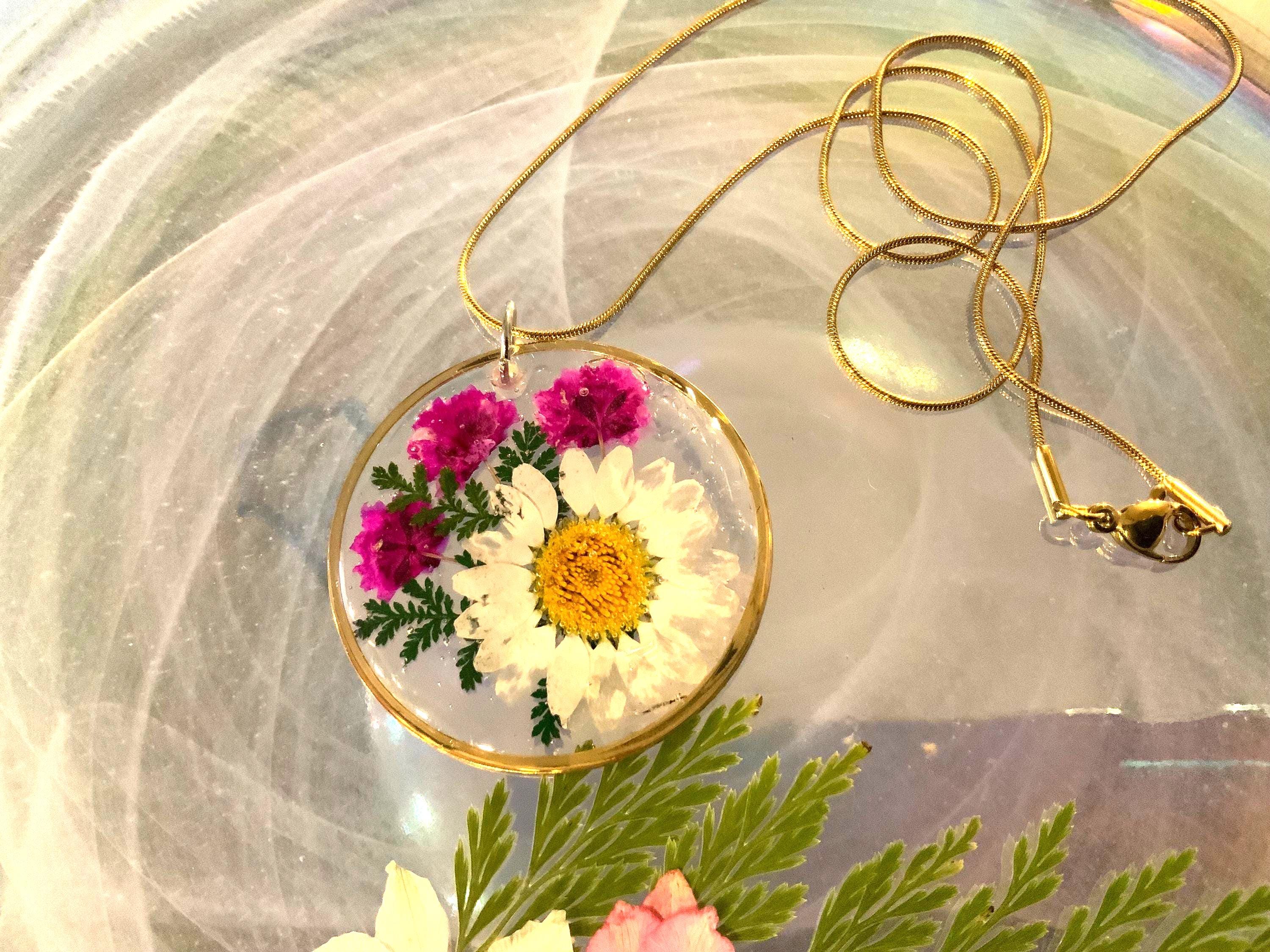 Daisy and Hot Pink Pressed Flower Round Pendant