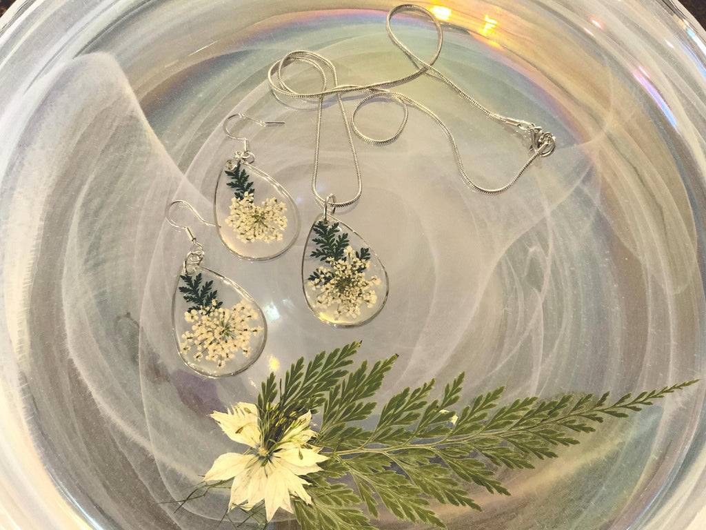 Queen Ann’s Lace Silver Tear Drop Necklace Earring Set