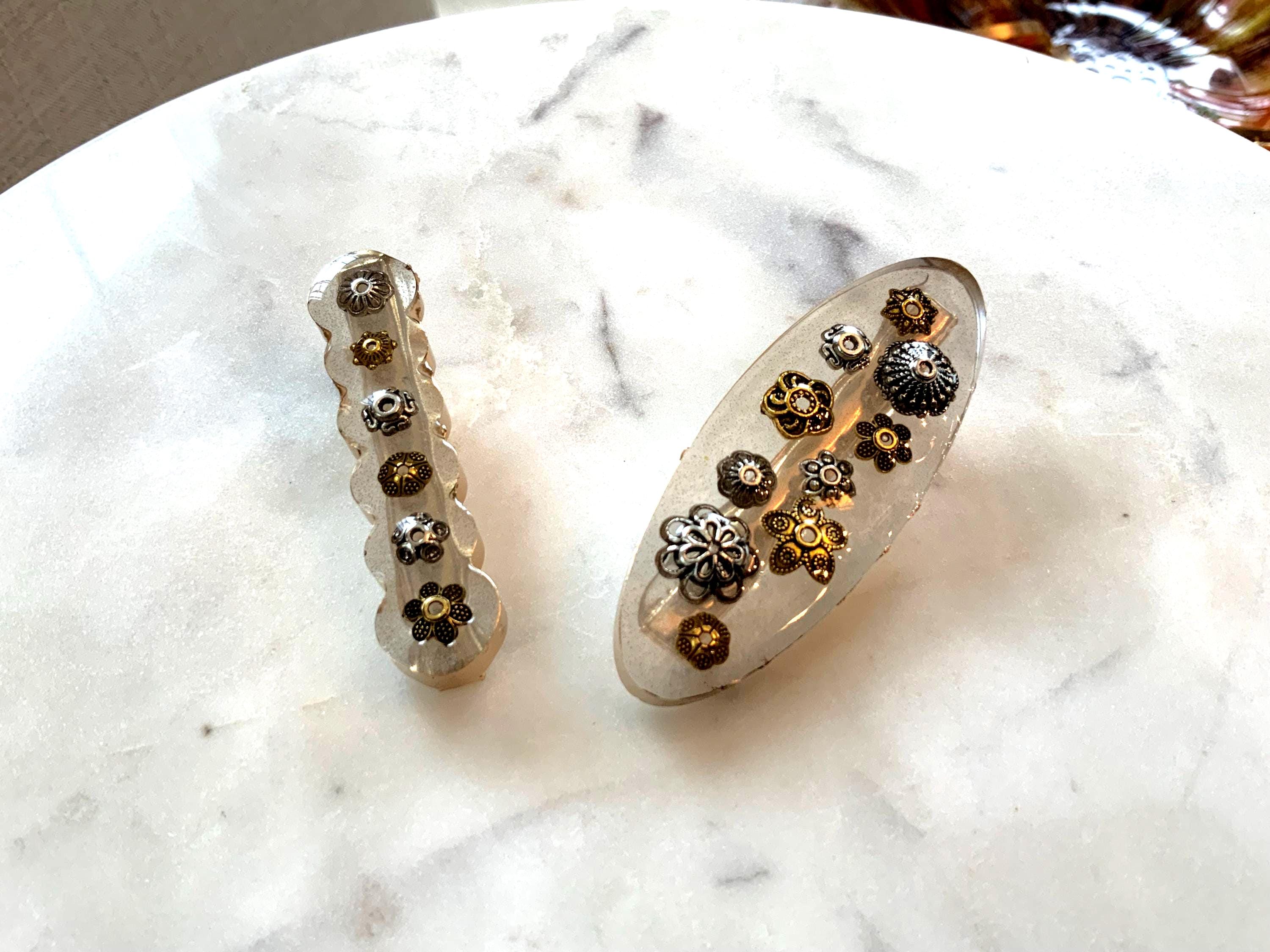 Metal Trinket Hair Clip: Bronze Edge Swirly White