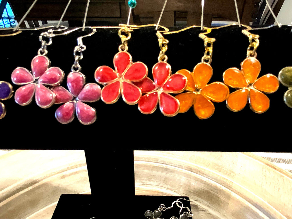 Handmade Resin Daisy Earrings – Floral Drop Earrings, Gift for Her