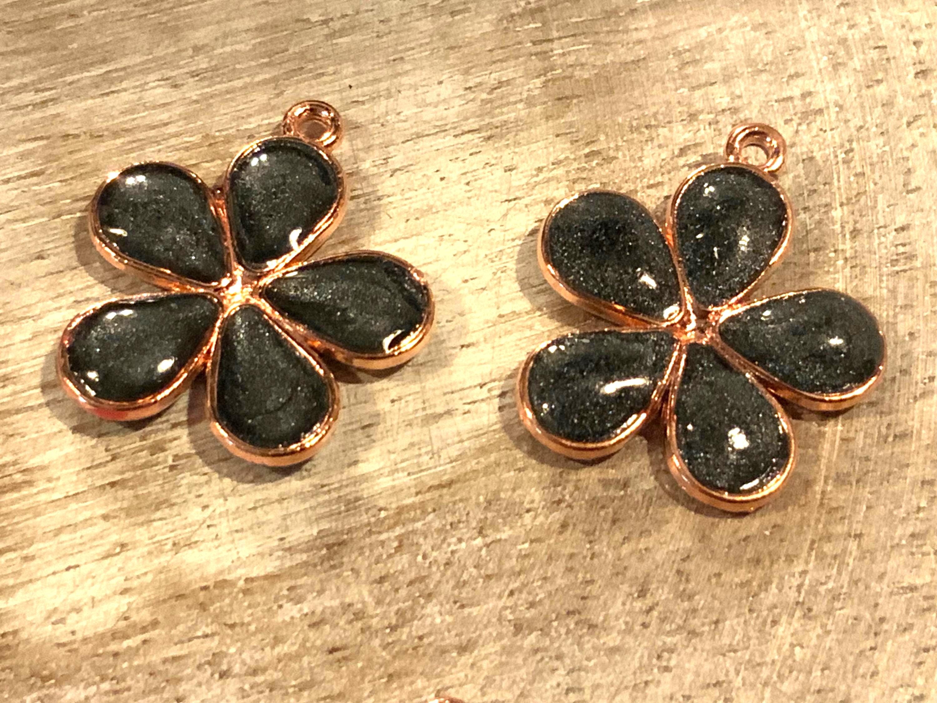Handmade Resin Daisy Earrings – Floral Drop Earrings, Gift for Her