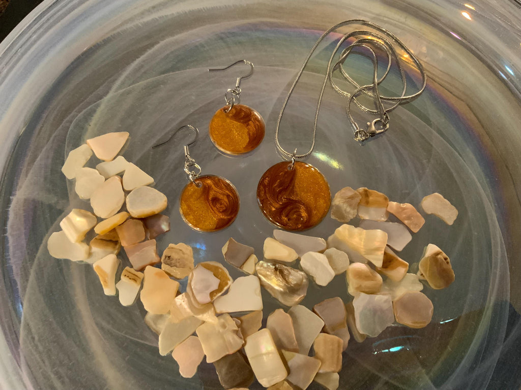 Golden Brown Swirl Round Silver Pendant Earring Set