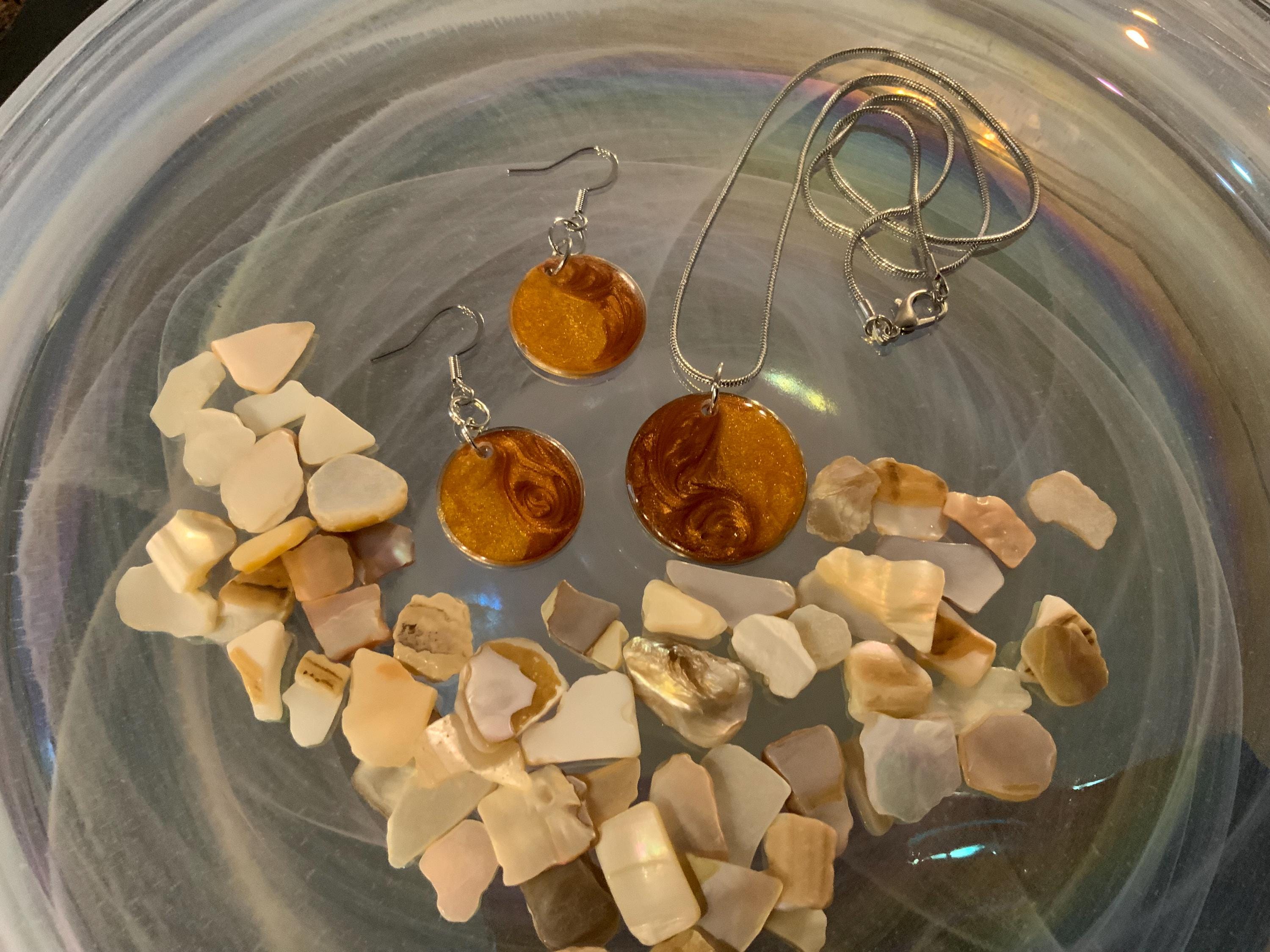 Golden Brown Swirl Round Silver Pendant Earring Set
