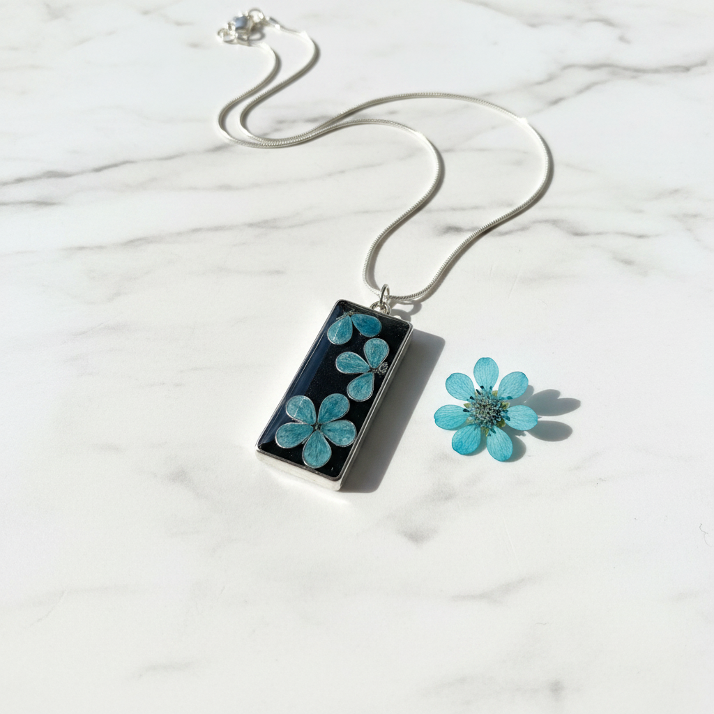 Blue Bar Daisy Pendant
