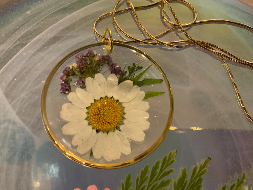 Daisy Round Pendant with purple accent flower