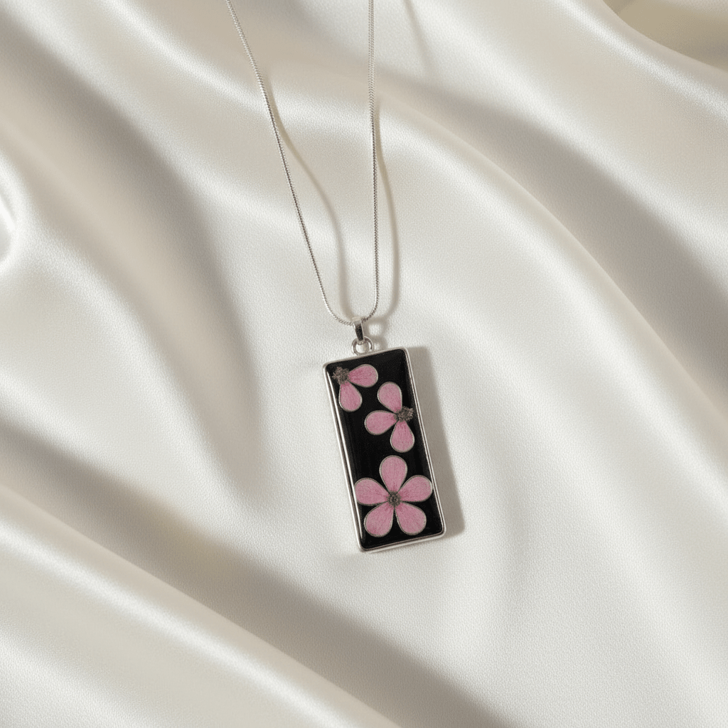 Daisy Resin Bar Necklace – Colorful Floral Pendant - The Glossy Gift Shop
