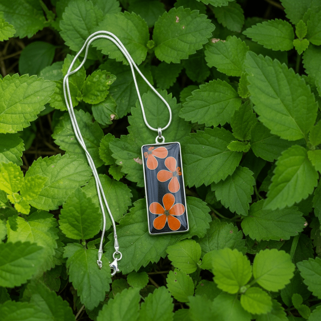 Daisy Resin Bar Necklace – Colorful Floral Pendant - The Glossy Gift Shop