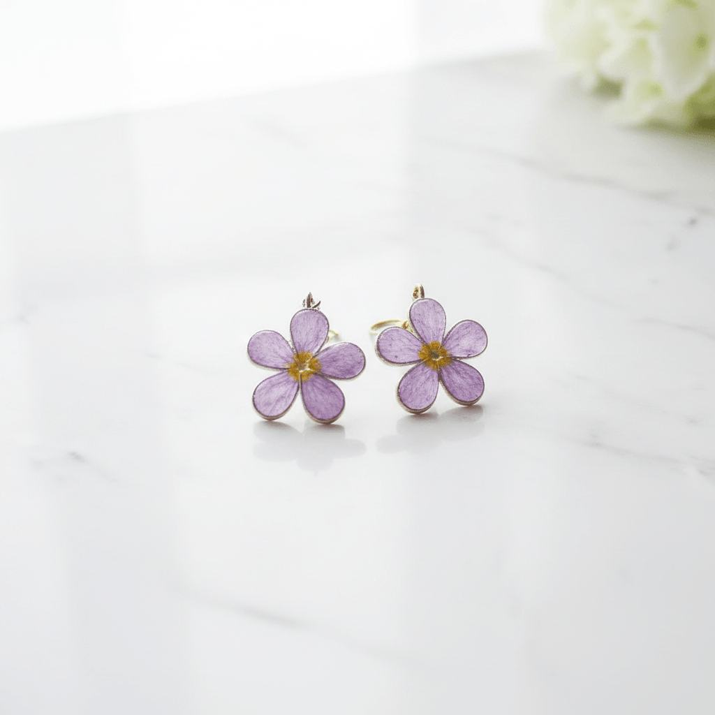 Daisy Resin Drop Earrings – Handmade Floral Dangles - The Glossy Gift Shop