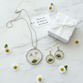 Daisy Resin Jewelry Set – Pressed Flower Necklace & Earrings - The Glossy Gift Shop