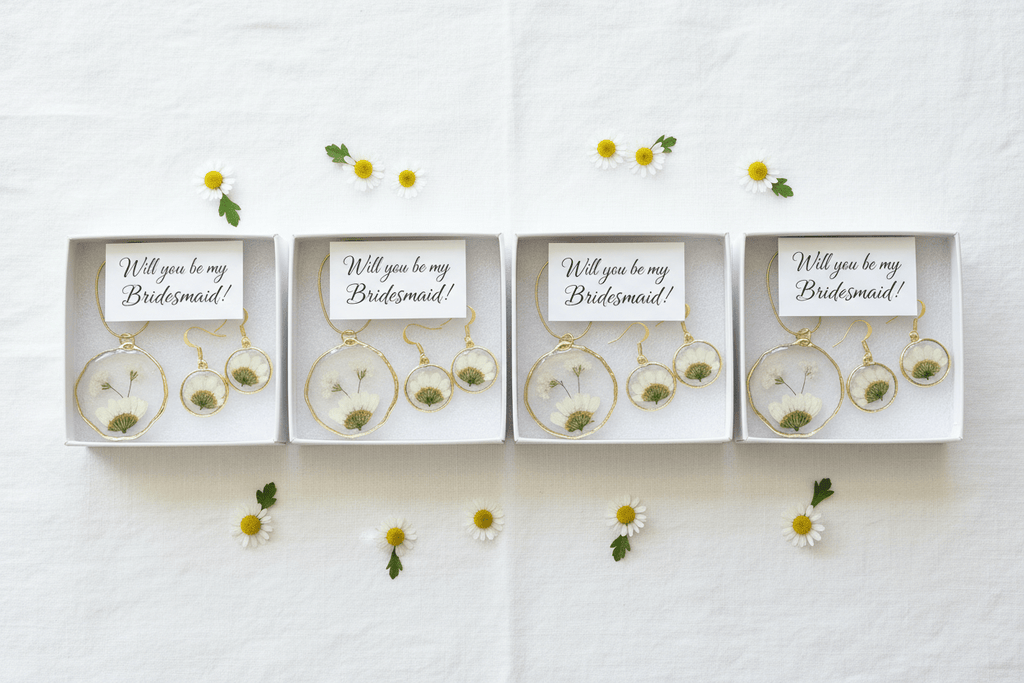 Daisy Resin Jewelry Set – Pressed Flower Necklace & Earrings - The Glossy Gift Shop