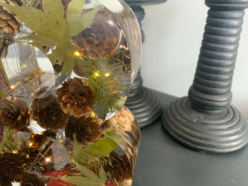 Handmade Resin Lighted Letter – Pinecone & Leaves Night Light Decor