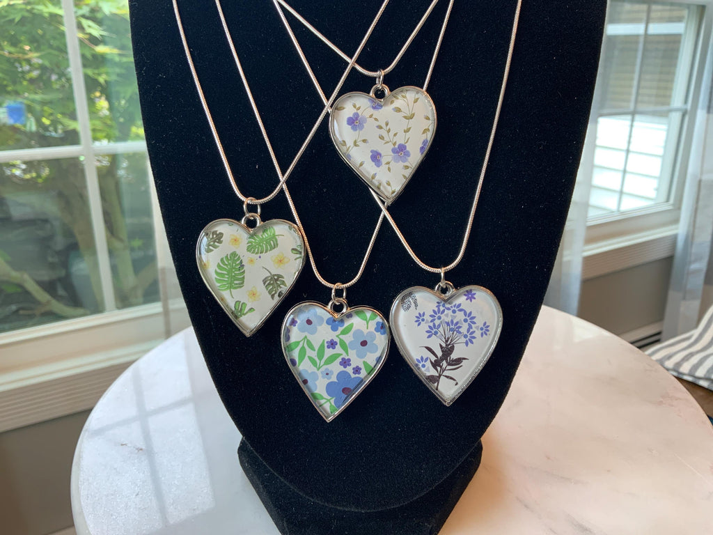 Handmade Resin Heart Necklace – Pressed Flower & Leaf Design