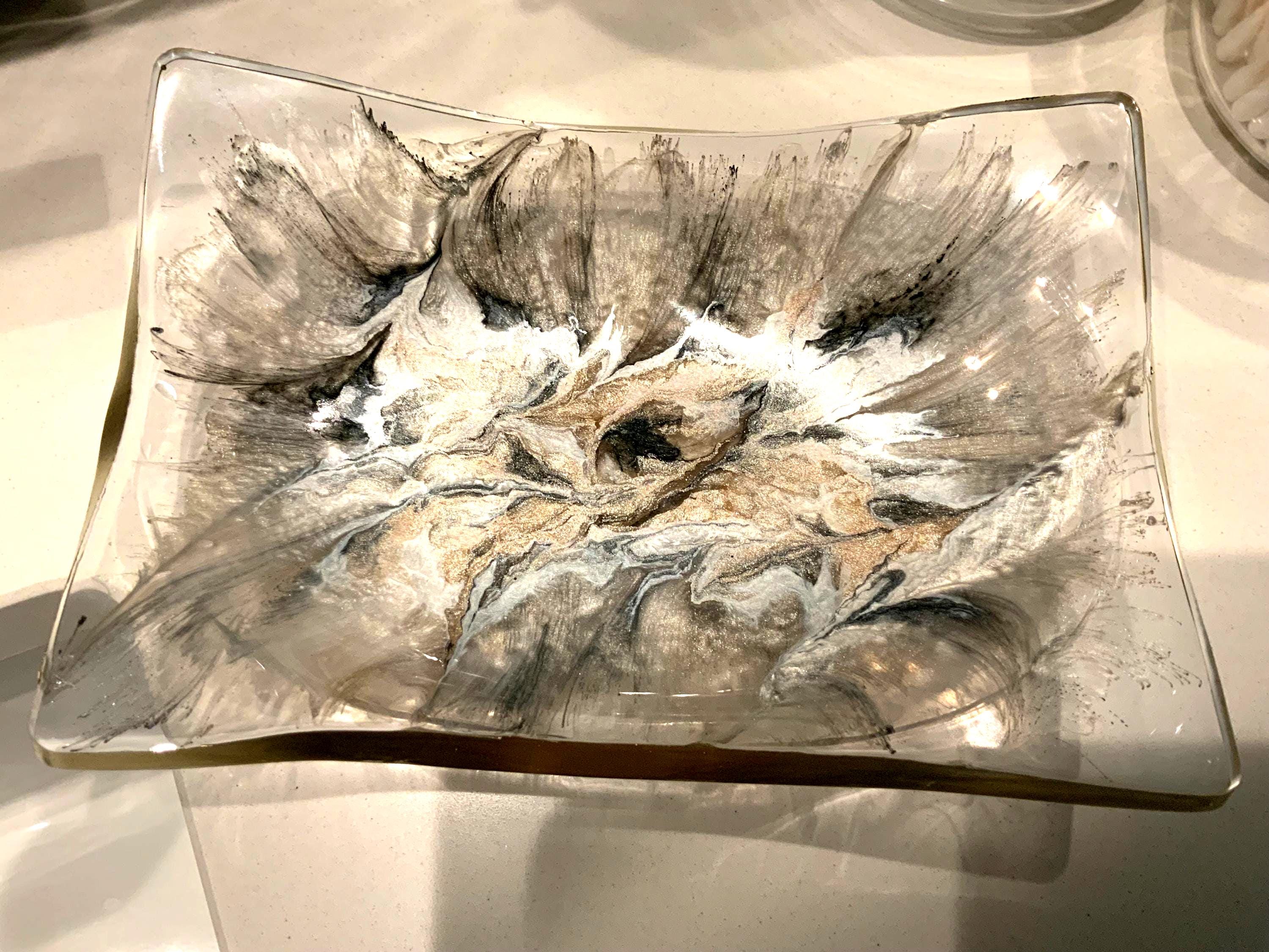 Handmade Resin Multi-Use Dish – Modern Swirl Design