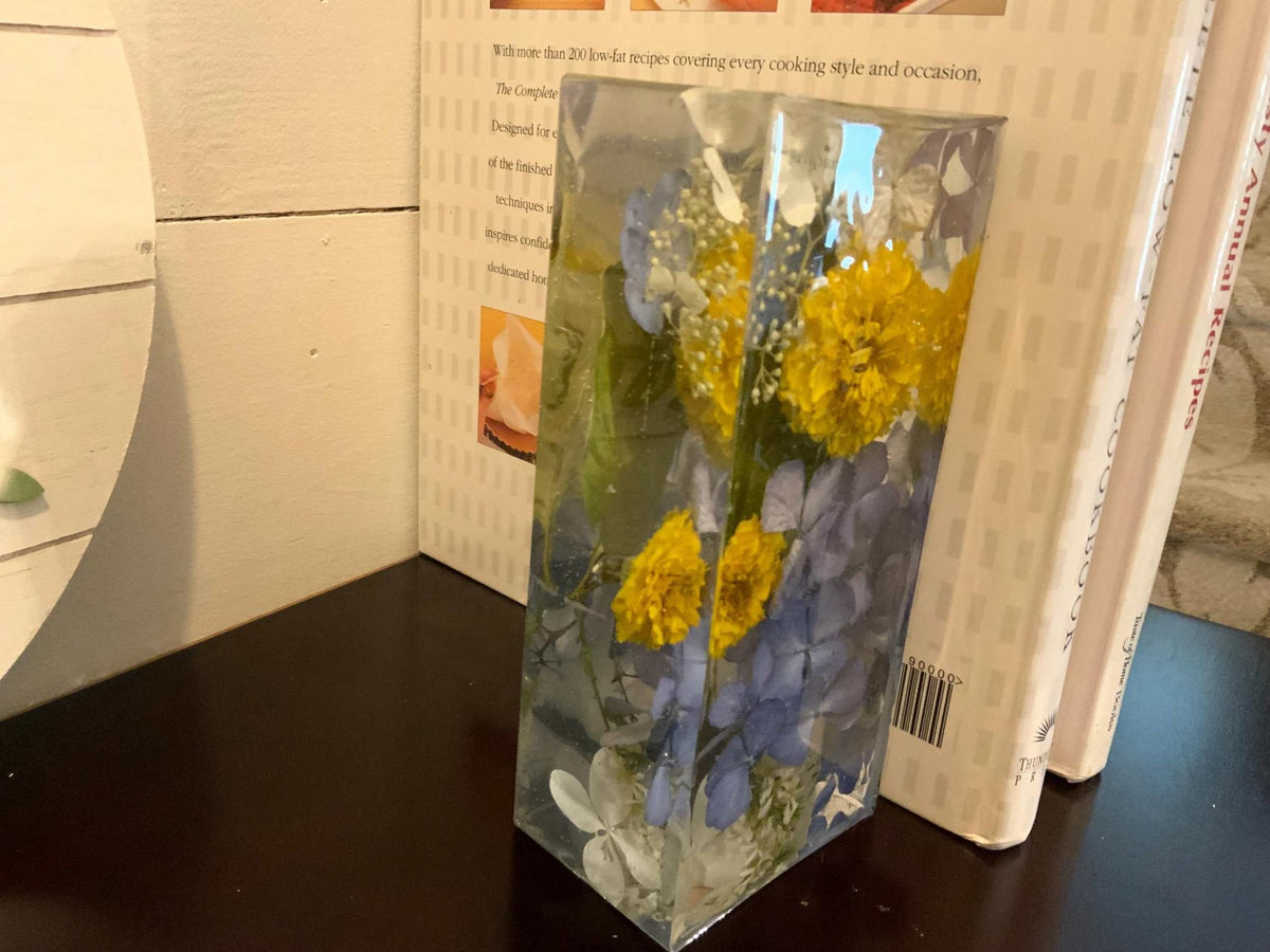 Floral Resin Bookends – Handmade Decorative Bookshelf Pair - The Glossy Gift Shop