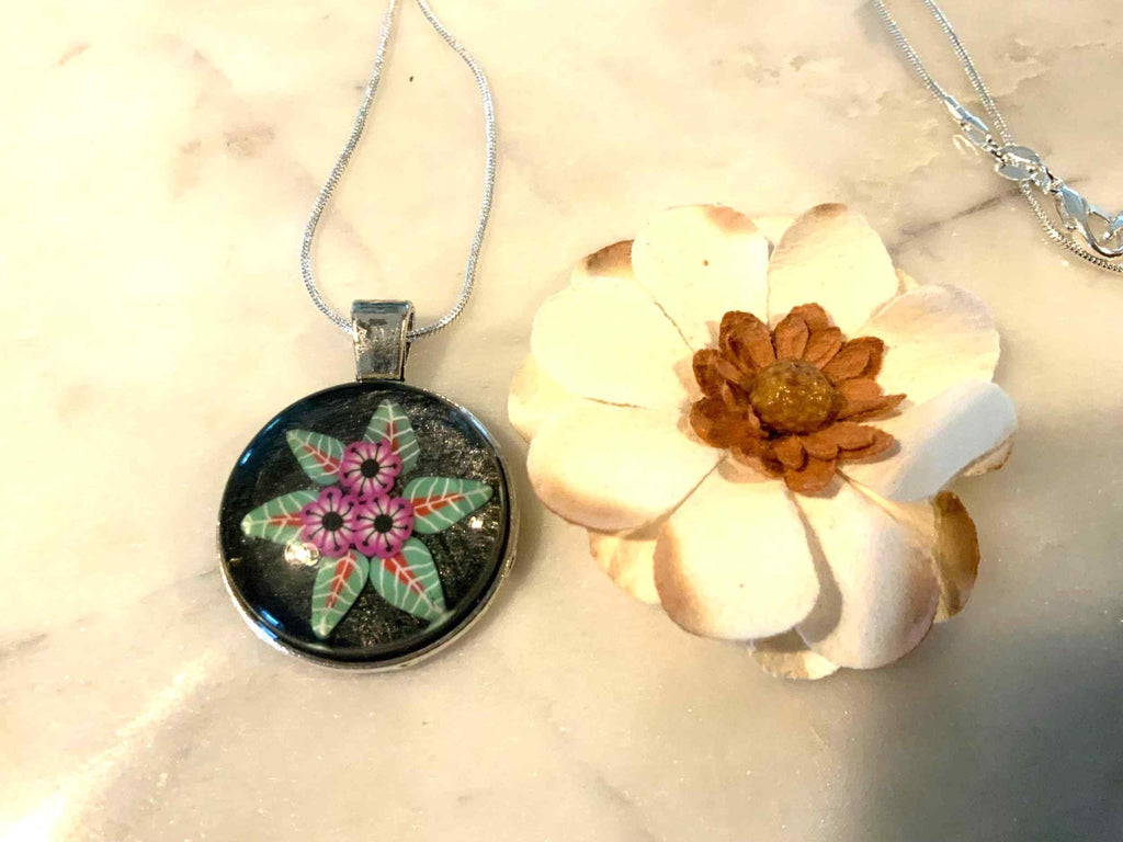 Little Hawaiian Touch Resin Necklace – Tropical Floral Pendant - The Glossy Gift Shop