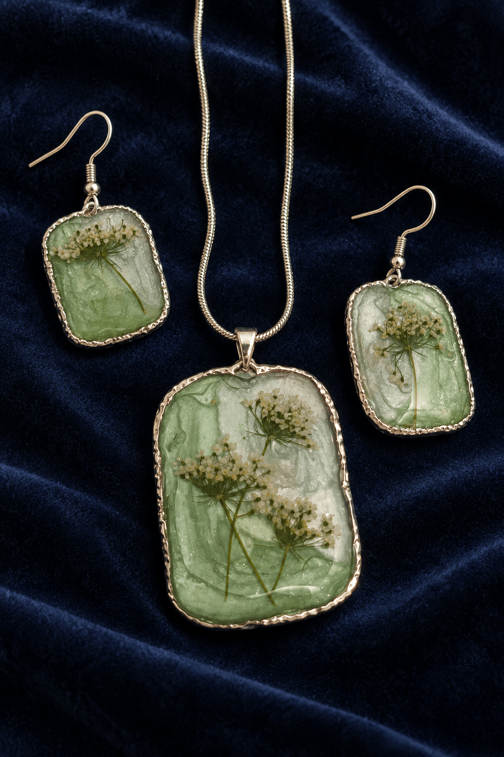 Organic Bloom Meadow Haze Necklace & Earring Set - The Glossy Gift Shop
