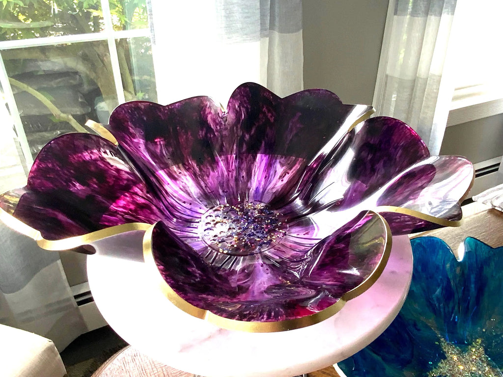 Amethyst Bowl: Gold Rim Decorative Centerpiece