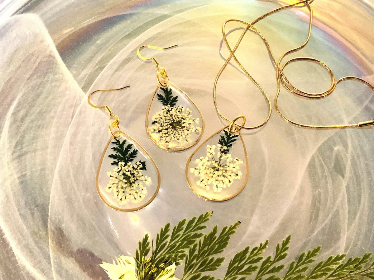 Queen Anne’s Lace Resin Jewelry Set – Handmade Necklace & Earrings - The Glossy Gift Shop
