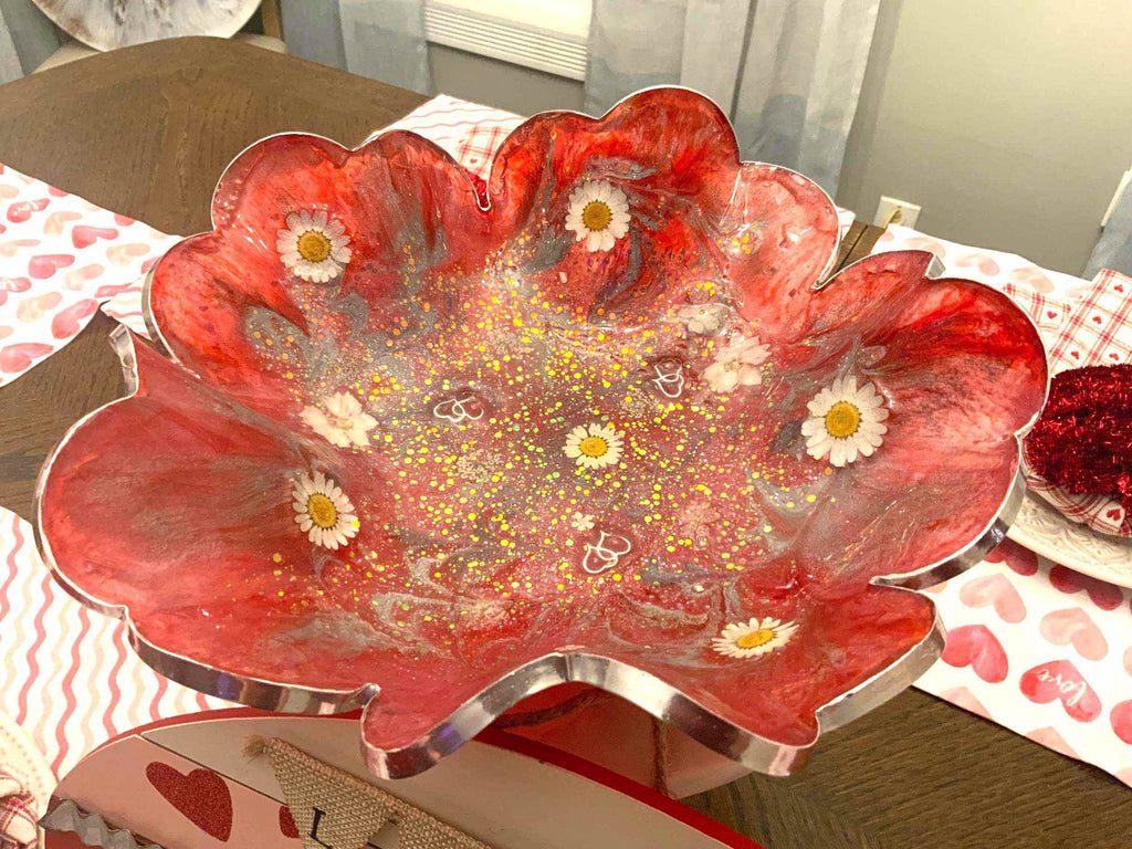 Valentine’s Day Daisy Resin Bowl – Red, White & Silver Decor - The Glossy Gift Shop